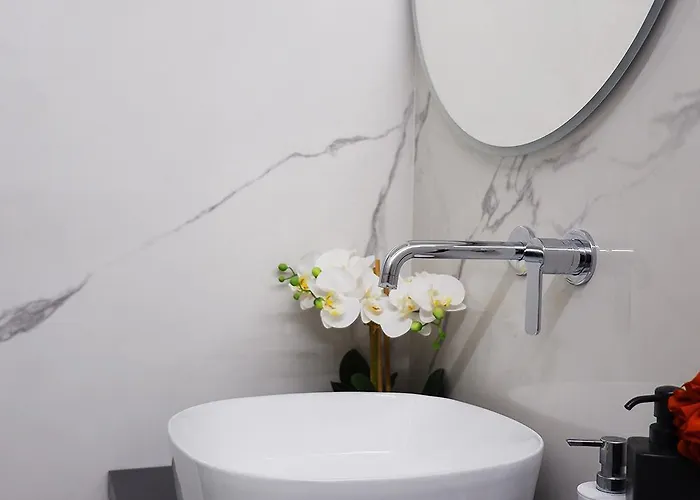 Urban Jungle Tortellinosuite * Modena